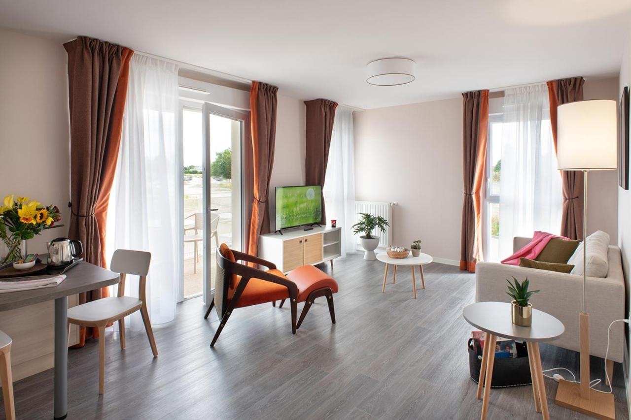 Le Criterium Aparthotel Ecouflant Exterior foto