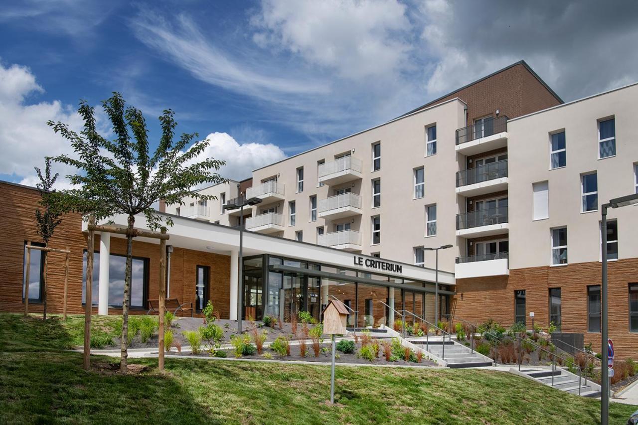 Le Criterium Aparthotel Ecouflant Exterior foto
