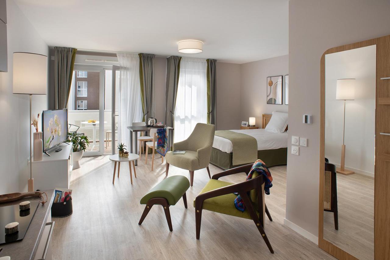 Le Criterium Aparthotel Ecouflant Exterior foto